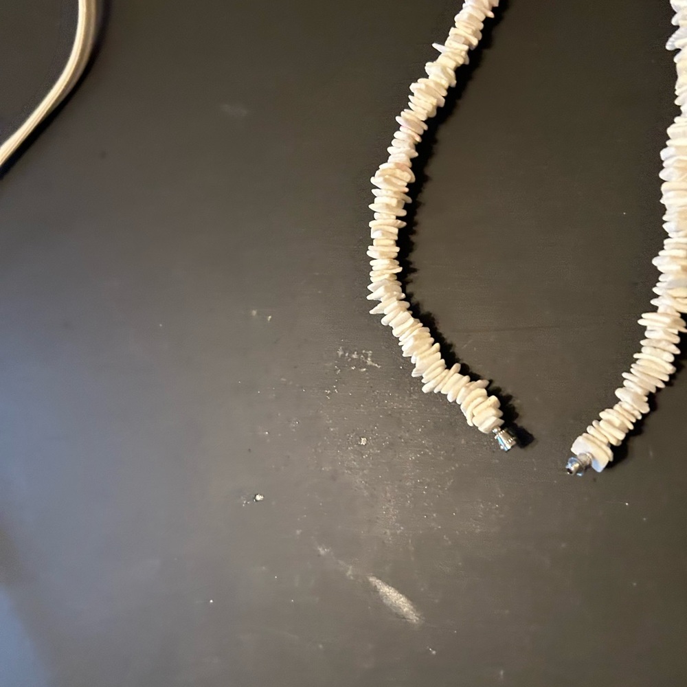 2 PUKA BEADS PURCHASED IN HAWAII.  Screw fastener. 18” & 16 length. UNISEX. - Picture 6 of 6